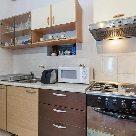 In With Kitchen