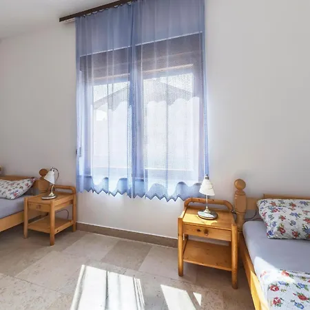3 Bedroom Beautiful In Pula
